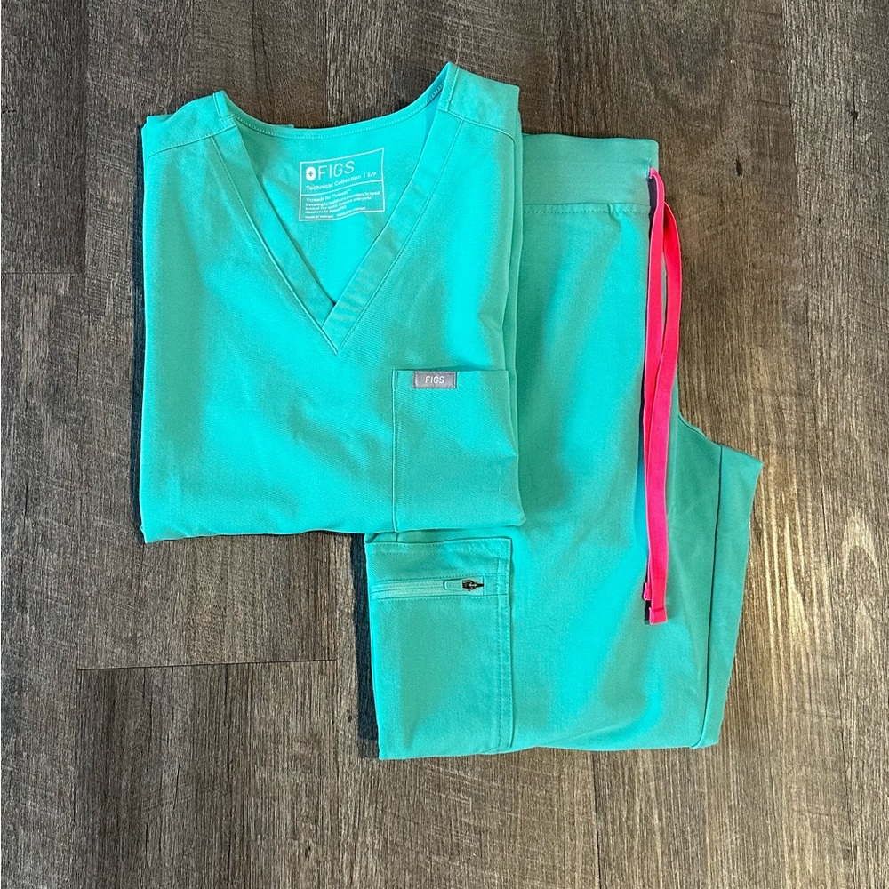 FIGS Surgical Green